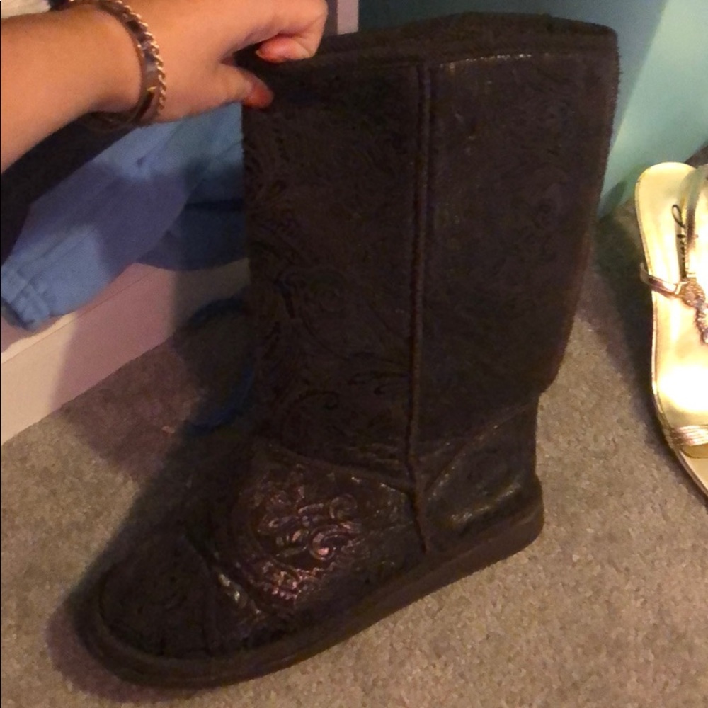 Brown boots